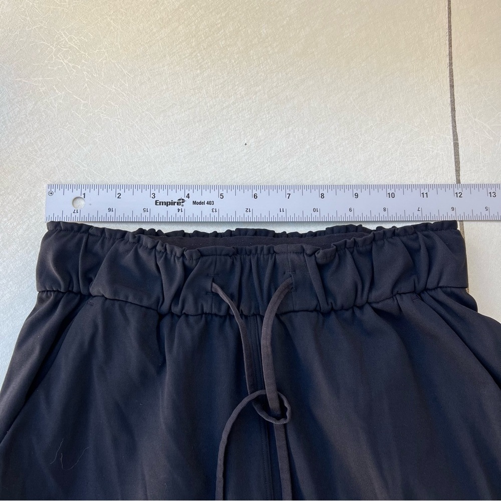 Lululemon Stretch High Rise Jogger Paper
Bag Waist Women’s Size 2 - Picture 5 of 8